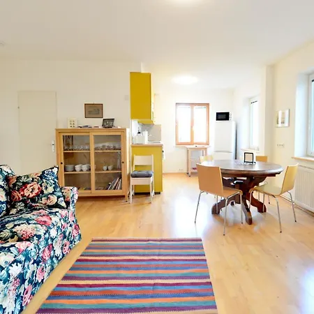 House With Courtyard & Parking Close To Stadtpark Wenen Buitenkant foto