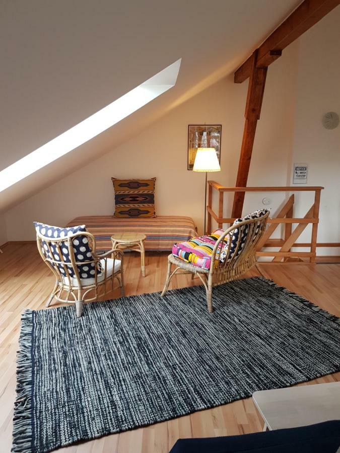 House With Courtyard & Parking Close To Stadtpark Casa vacanze *